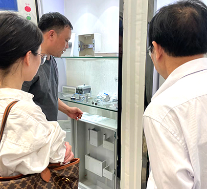機械協(xié)會考查工廠